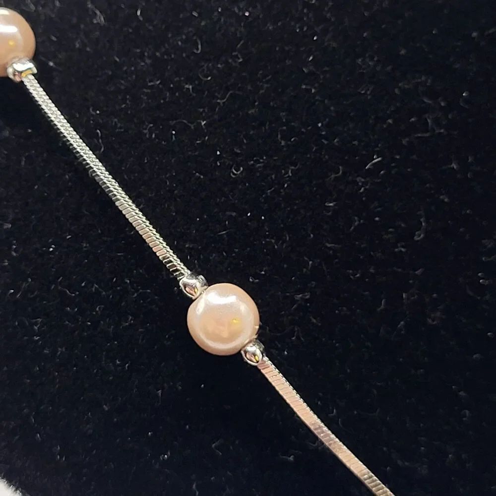 Vintage 90s Liquid Silver Box Chain Immitation Pearl Station Necklace 19.5in